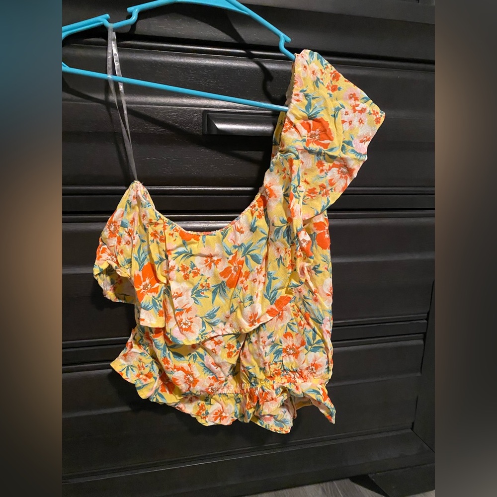 American eagle one shoulder shirt